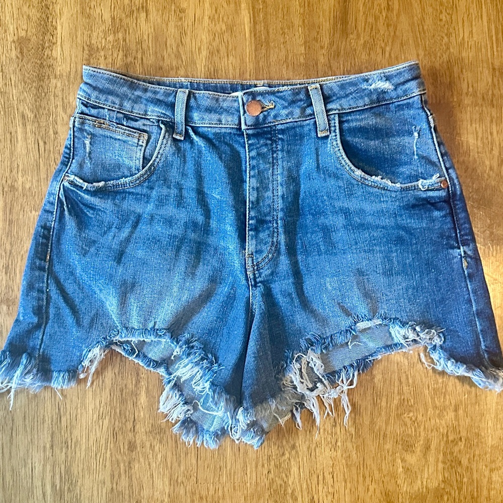Zara trafaluc distressed jean shorts